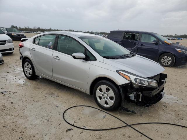 3KPFK4A77JE260072 - 2018 KIA FORTE LX SILVER photo 4