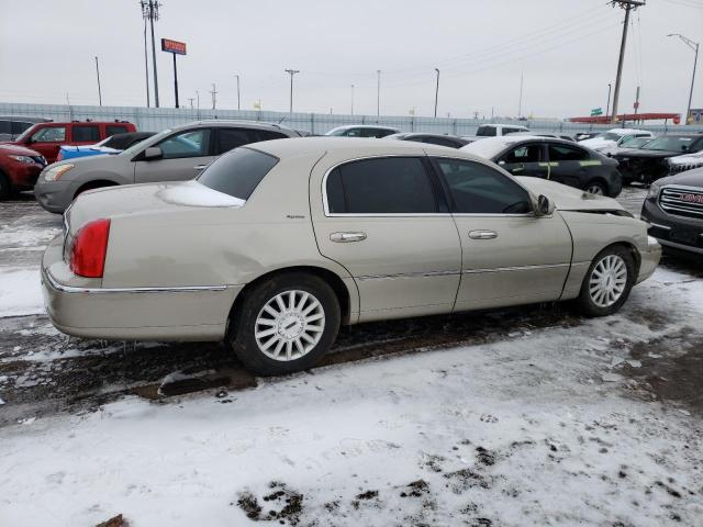 1LNHM81W24Y677417 - 2004 LINCOLN TOWN CAR EXECUTIVE Золотой фото 3