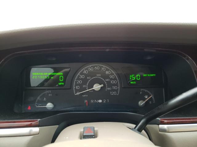 1LNHM81W24Y677417 - 2004 LINCOLN TOWN CAR EXECUTIVE Золотой фото 9