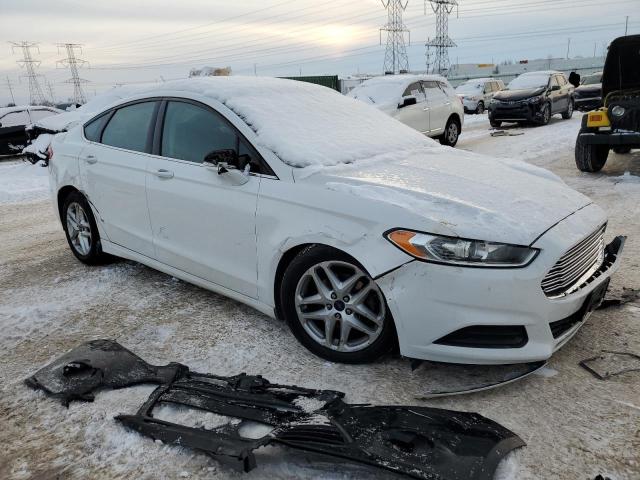 3FA6P0H76FR229336 - 2015 FORD FUSION SE WHITE photo 4