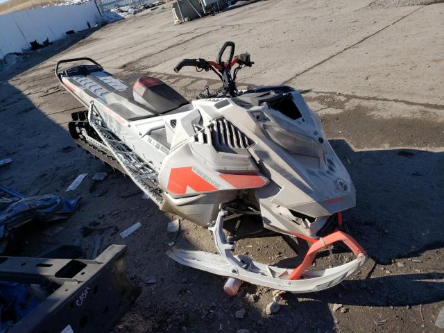 2BPSVDMB8MV000179 - 2021 BMBR SNOWMOBILE TWO TONE photo 1