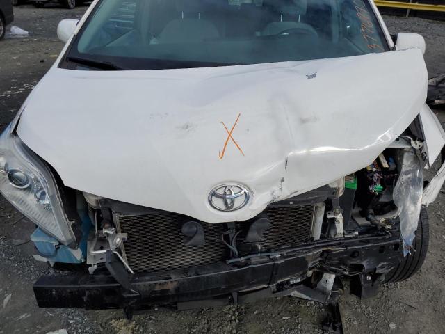 5TDKK3DC5FS566671 - 2015 TOYOTA SIENNA LE WHITE photo 12