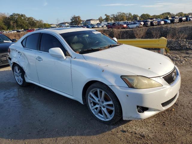 JTHBK262475048118 - 2007 LEXUS IS 250 WHITE photo 4