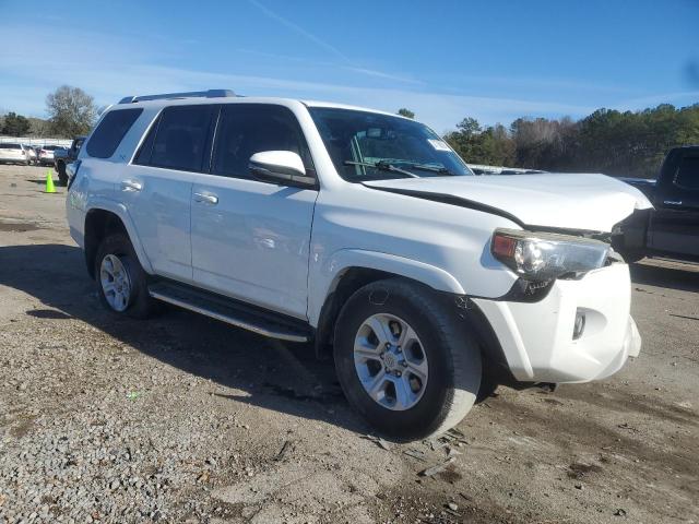 JTEZU5JR5E5067611 - 2014 TOYOTA 4RUNNER SR5 WHITE photo 4