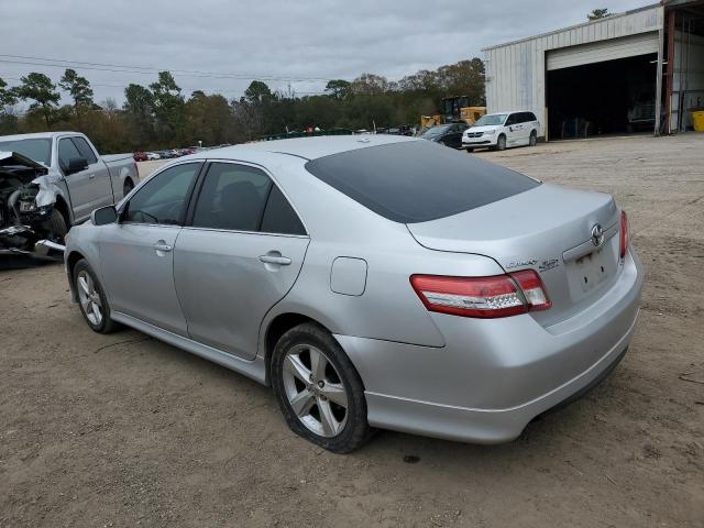 4T1BF3EK3AU512828 - 2010 TOYOTA CAMRY BASE SILVER photo 2