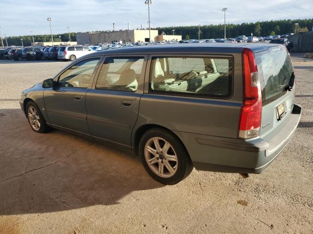 YV1SW61T432318029 - 2003 VOLVO V70 SILVER photo 2