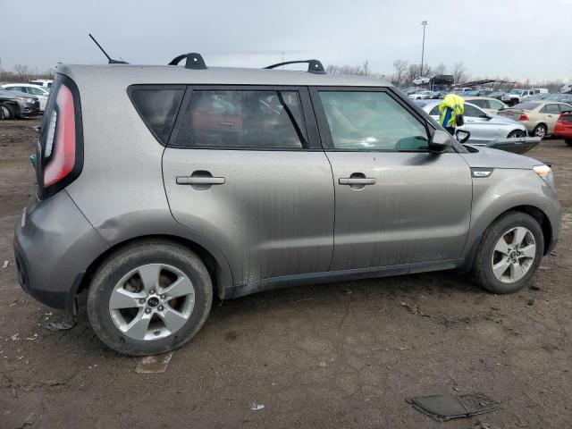 KNDJN2A26J7573253 - 2018 KIA SOUL GRAY photo 3