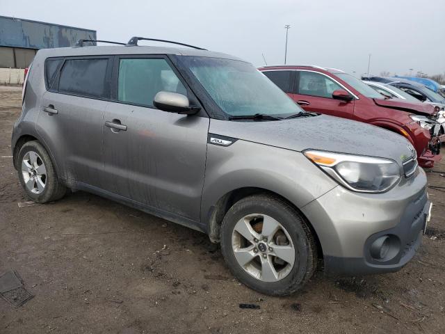 KNDJN2A26J7573253 - 2018 KIA SOUL GRAY photo 4