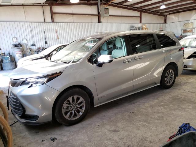 5TDKRKEC1MS016854 - 2021 TOYOTA SIENNA LE SILVER photo 1