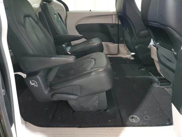 2C4RC1BG6JR322972 - 2018 CHRYSLER PACIFICA TOURING L BLACK photo 11