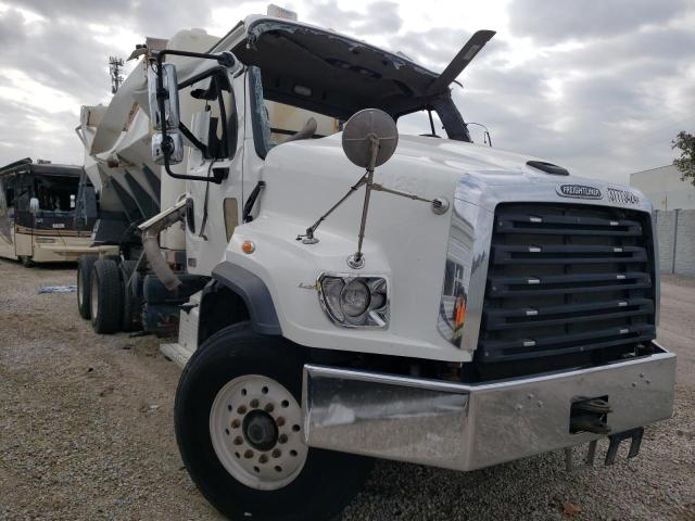 3ALHG3FE4LDLL6401 - 2020 FREIGHTLINER 114SD WHITE photo 1