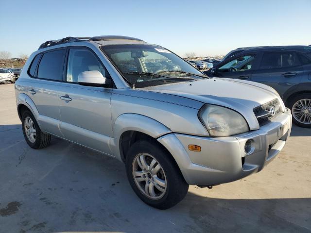 KM8JN72D77U501951 - 2007 HYUNDAI TUCSON SE SILVER photo 4