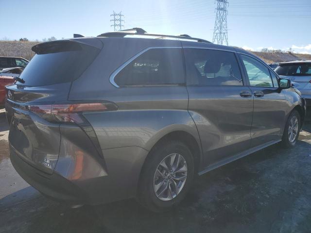 5TDKRKEC3NS080363 - 2022 TOYOTA SIENNA LE GRAY photo 3