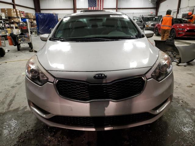 KNAFK4A63G5538023 - 2016 KIA FORTE LX SILVER photo 5