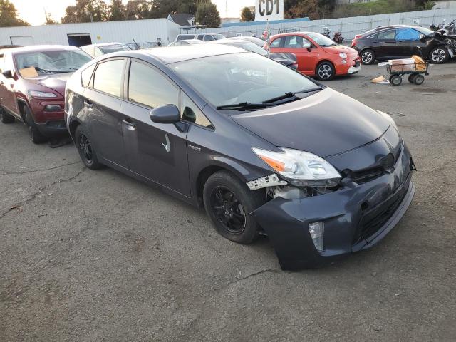 JTDKN3DU9F0460632 - 2015 TOYOTA PRIUS GRAY photo 4