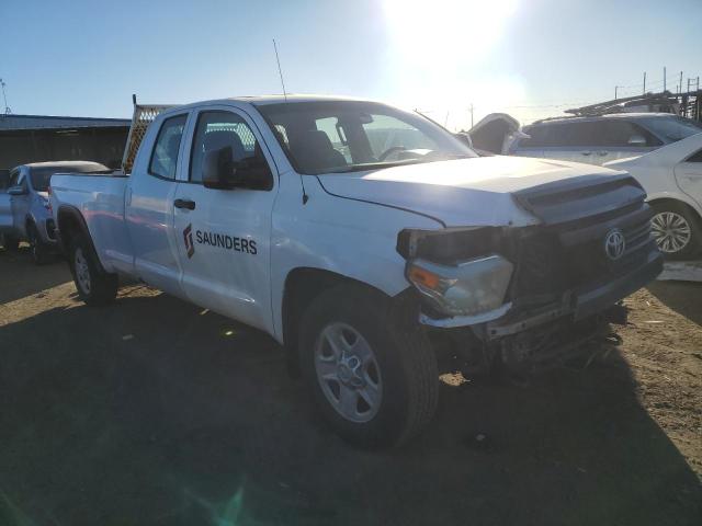 5TFCW5F12EX017213 - 2014 TOYOTA TUNDRA DOUBLE CAB SR/SR5 WHITE photo 4