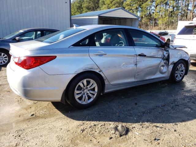 5NPEB4AC8DH576315 - 2013 HYUNDAI SONATA GLS SILVER photo 3