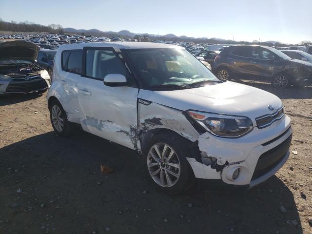 KNDJP3A5XK7689373 - 2019 KIA SOUL + WHITE photo 4