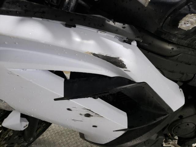 JKAEXEE13FDA20001 - 2015 KAWASAKI EX650 E WHITE photo 11