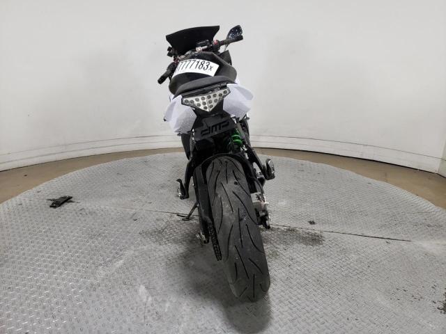 JKAEXEE13FDA20001 - 2015 KAWASAKI EX650 E WHITE photo 4