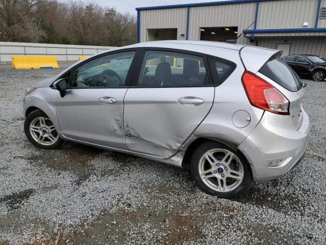 3FADP4EJ3JM114410 - 2018 FORD FIESTA SE SILVER photo 2