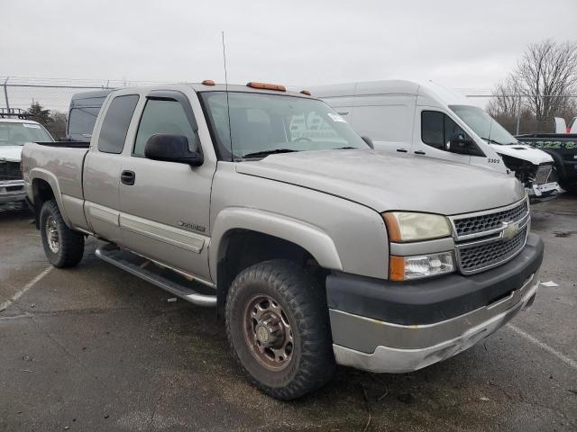 1GCHK29U95E288612 - 2005 CHEVROLET SILVERADO K2500 HEAVY DUTY BEIGE photo 4