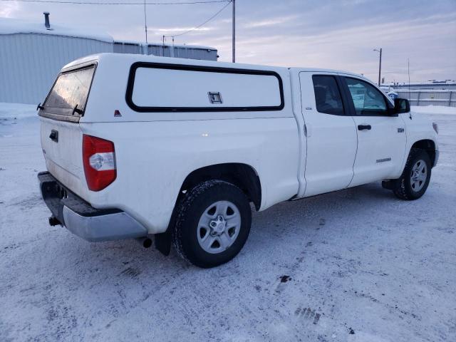 5TFUY5F13JX747138 - 2018 TOYOTA TUNDRA DOUBLE CAB SR/SR5 WHITE photo 3