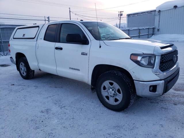 5TFUY5F13JX747138 - 2018 TOYOTA TUNDRA DOUBLE CAB SR/SR5 WHITE photo 4