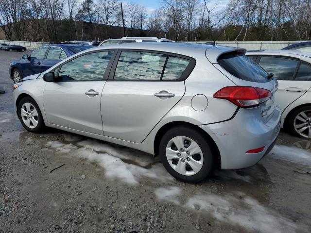 KNAFK5A88J5773418 - 2018 KIA FORTE LX SILVER photo 2