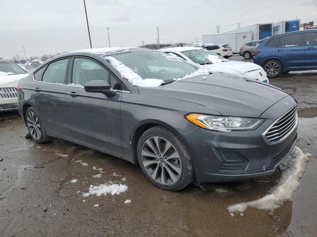 3FA6P0T92LR180043 - 2020 FORD FUSION SE GRAY photo 4