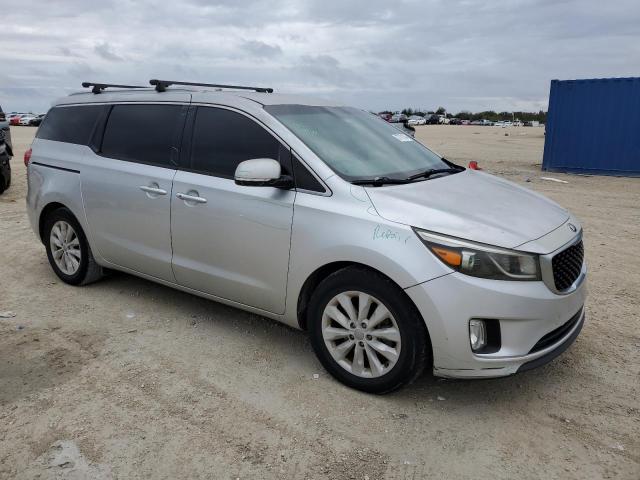 KNDMC5C16G6099649 - 2016 KIA SEDONA EX SILVER photo 4