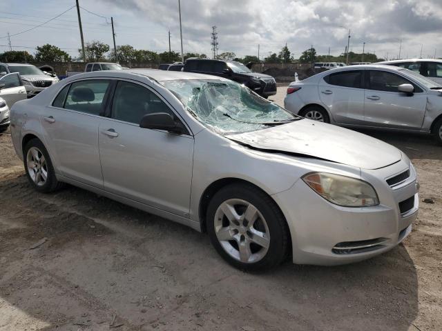 1G1ZG57B59F133637 - 2009 CHEVROLET MALIBU LS GRAY photo 4