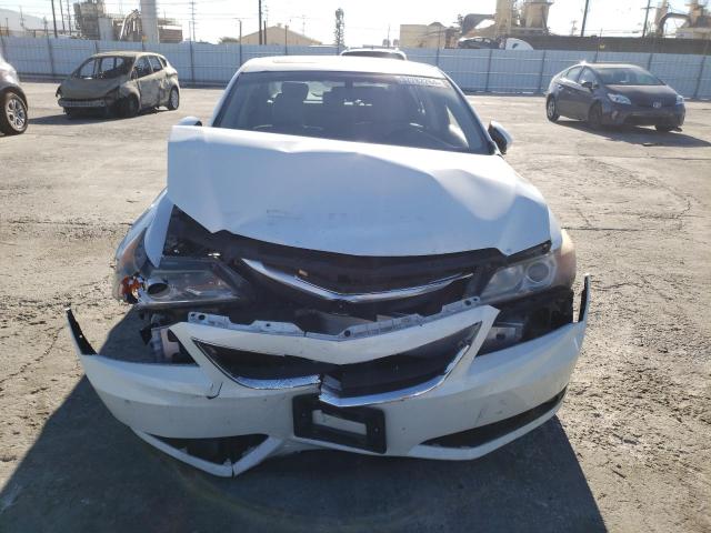 19VDE1F79DE007807 - 2013 ACURA ILX 20 TECH WHITE photo 5