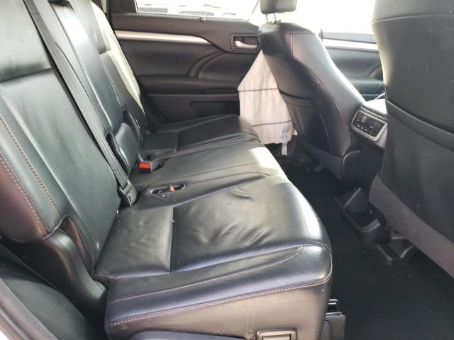 5TDKKRFH6GS127864 - 2016 TOYOTA HIGHLANDER XLE WHITE photo 10