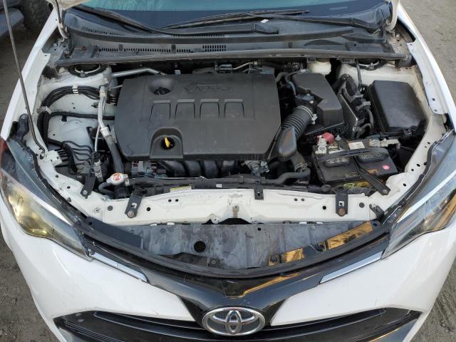 2T1BURHE8JC985267 - 2018 TOYOTA COROLLA L WHITE photo 11