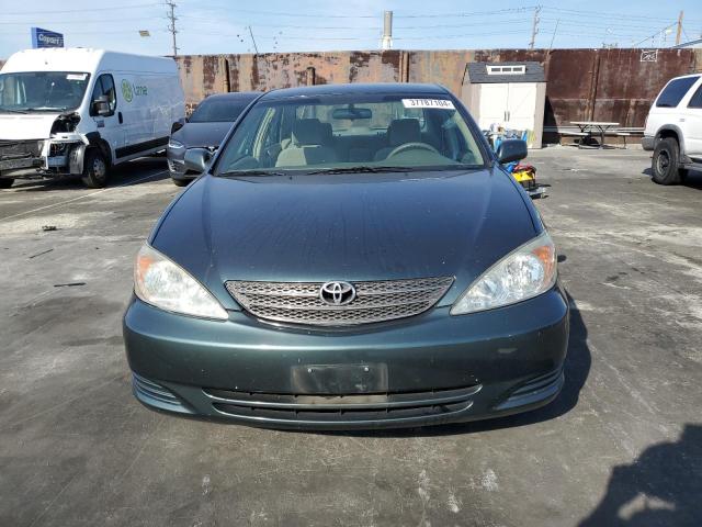 4T1BE32K32U557843 - 2002 TOYOTA CAMRY LE GREEN photo 5