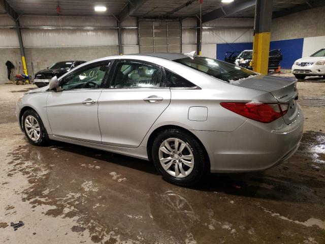 5NPEB4AC8CH415428 - 2012 HYUNDAI SONATA GLS SILVER photo 2