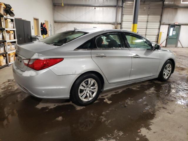 5NPEB4AC8CH415428 - 2012 HYUNDAI SONATA GLS SILVER photo 3