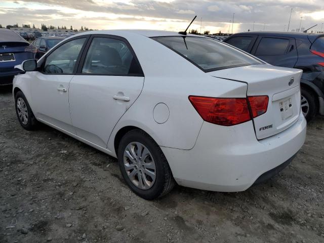 KNAFT4A21A5049511 - 2010 KIA FORTE LX WHITE photo 2