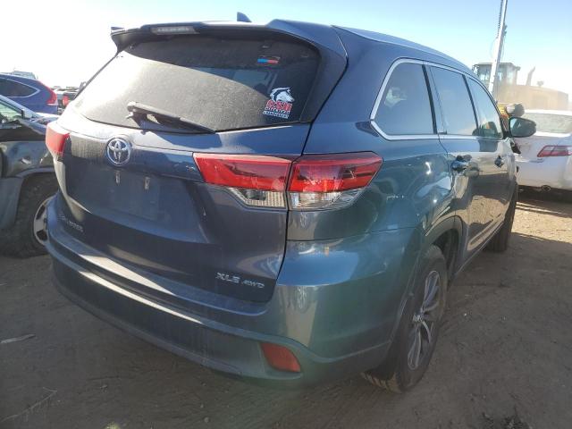 5TDJZRFH4HS406335 - 2017 TOYOTA HIGHLANDER SE BLUE photo 3