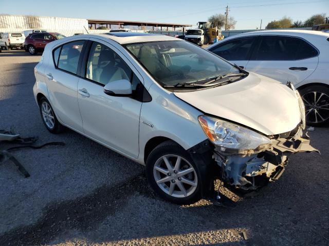 JTDKDTB31E1073773 - 2014 TOYOTA PRIUS C WHITE photo 4