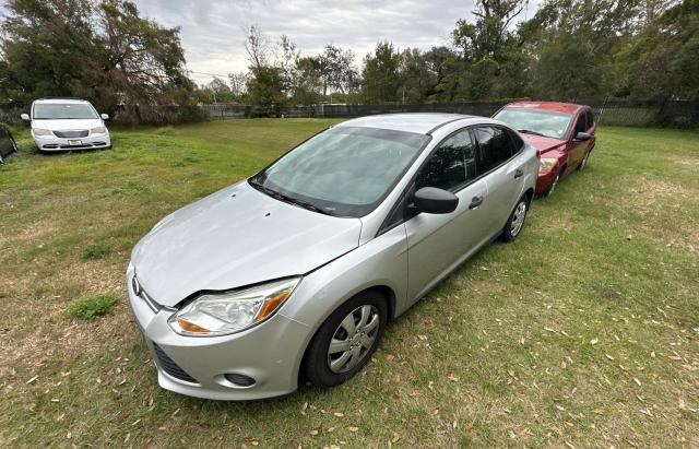 1FAHP3E21CL384549 - 2012 FORD FOCUS S SILVER photo 2