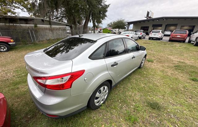 1FAHP3E21CL384549 - 2012 FORD FOCUS S SILVER photo 4