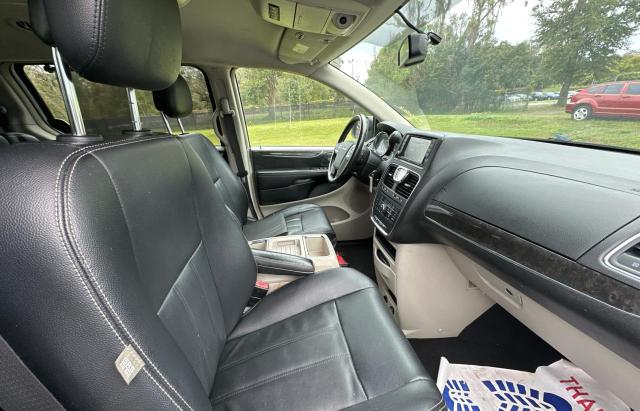 2C4RC1BG2ER446517 - 2014 CHRYSLER TOWN & COU TOURING WHITE photo 5