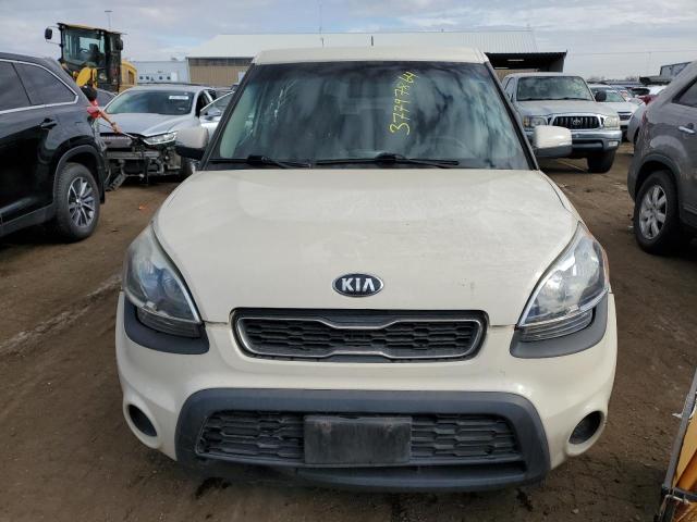 KNDJT2A60D7558275 - 2013 KIA SOUL + BEIGE photo 5