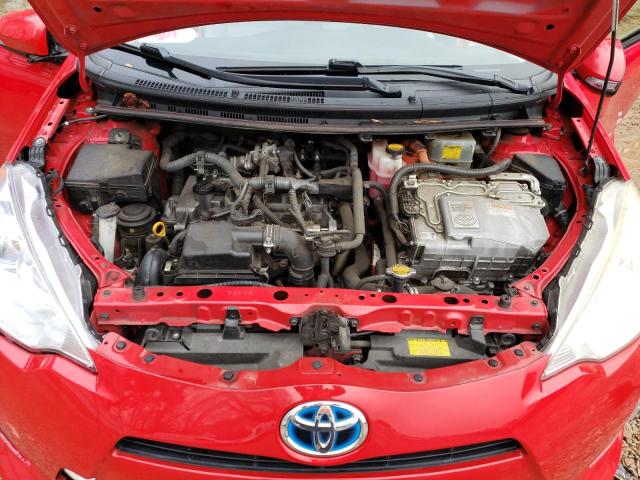 JTDKDTB37E1570021 - 2014 TOYOTA PRIUS C RED photo 11