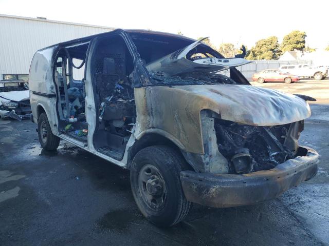 1GTGG25C381198796 - 2008 GMC SAVANA G2500 BURN photo 4