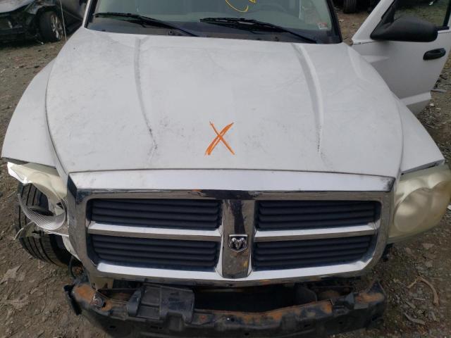 1D7HW28N45S225472 - 2005 DODGE DAKOTA QUAD WHITE photo 11