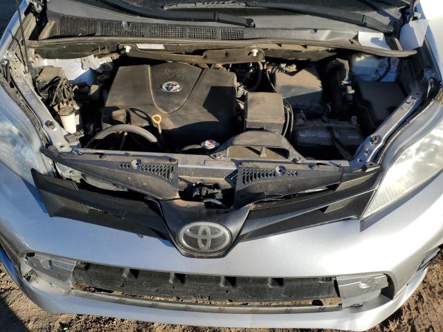 5TDZZ3DC1JS948330 - 2018 TOYOTA SIENNA L SILVER photo 12