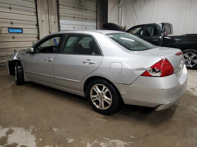 1HGCM56346A107864 - 2006 HONDA ACCORD SE SILVER photo 2